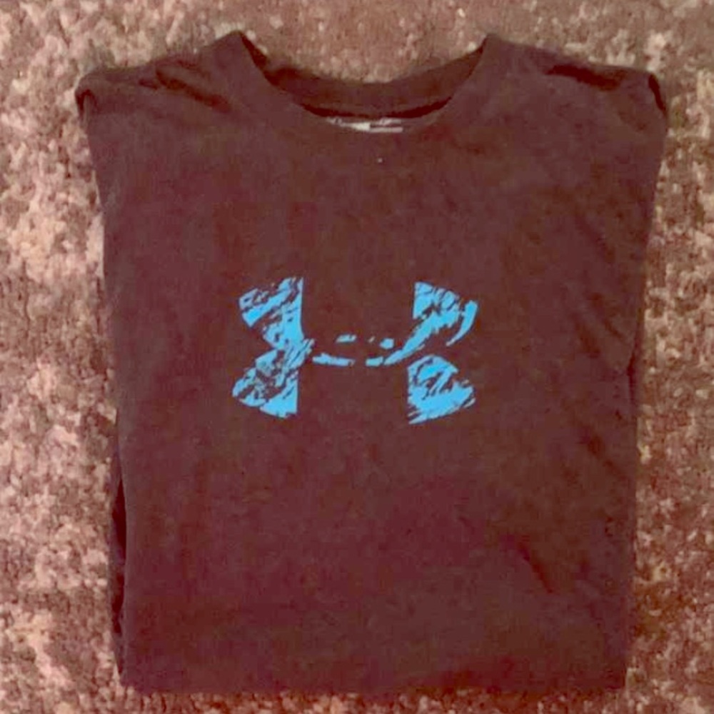 Women’s medium under armour T shirt